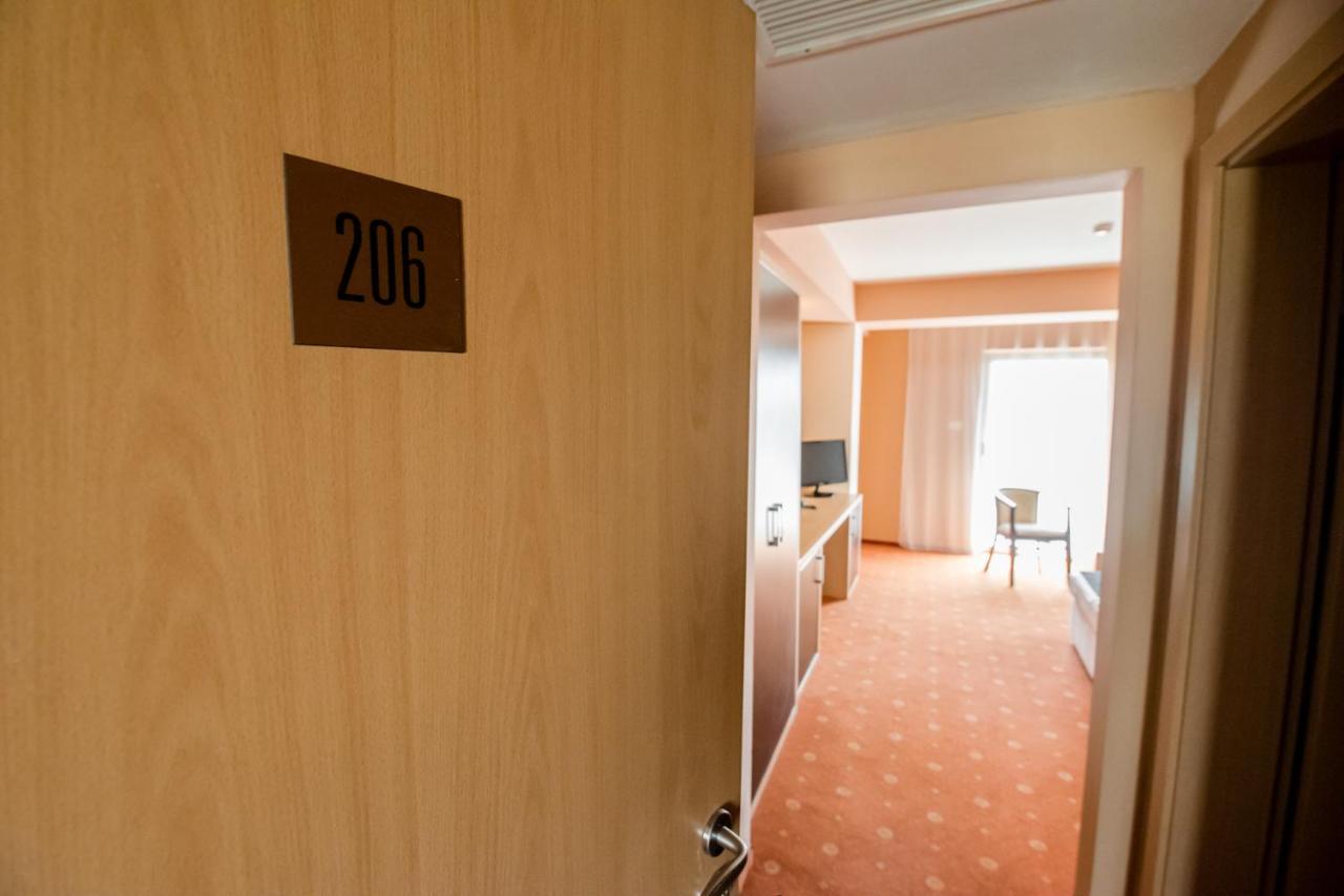 Hotel Oxford By Timhotels Temeşvar Dış mekan fotoğraf