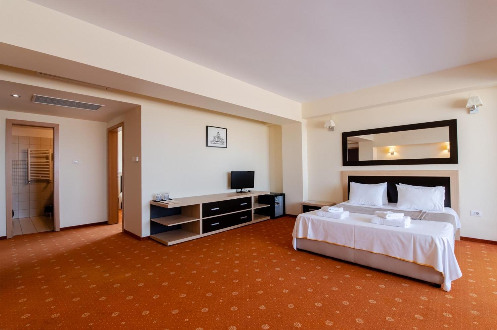 Hotel Oxford By Timhotels Temeşvar Dış mekan fotoğraf