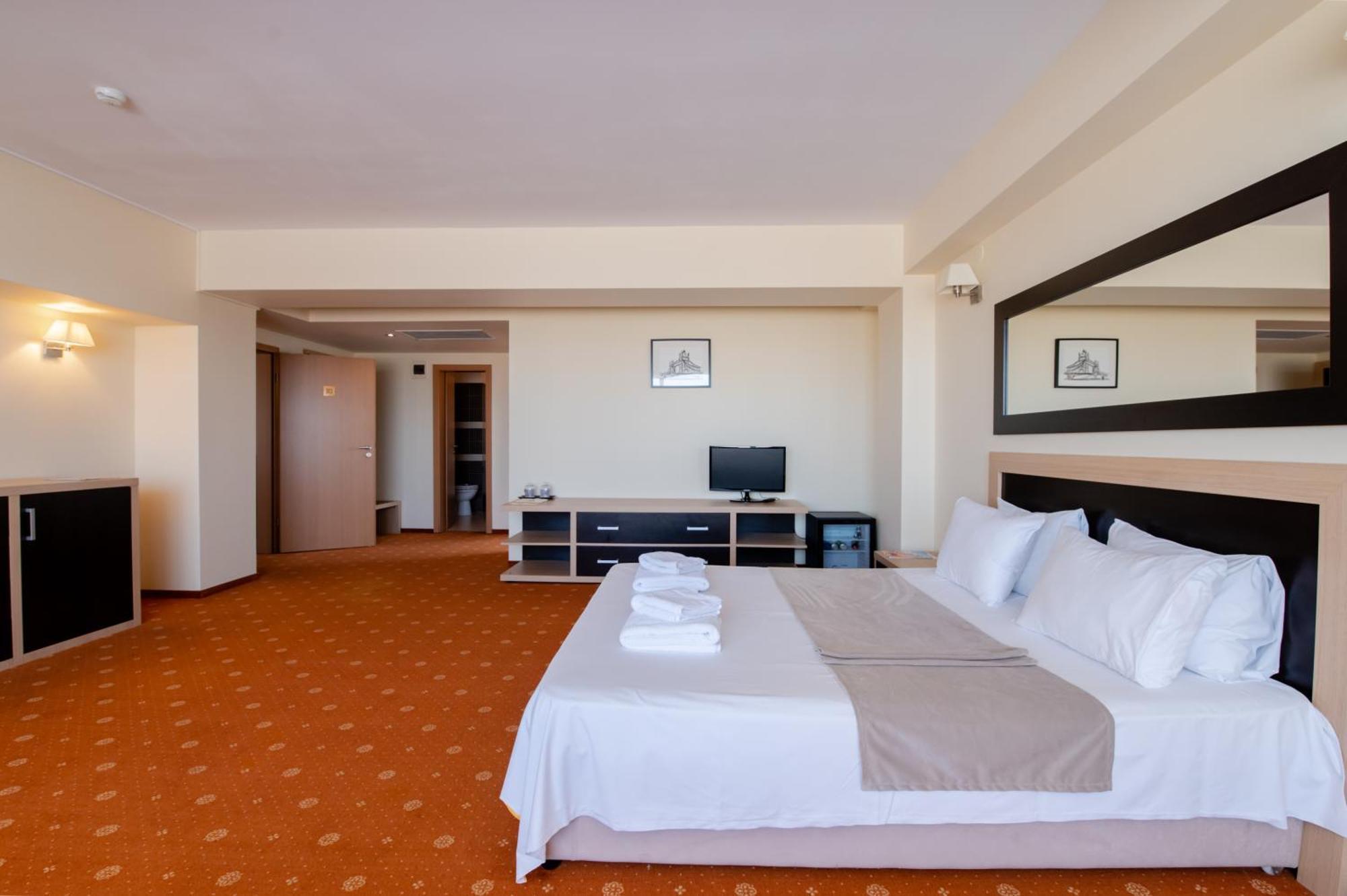 Hotel Oxford By Timhotels Temeşvar Dış mekan fotoğraf