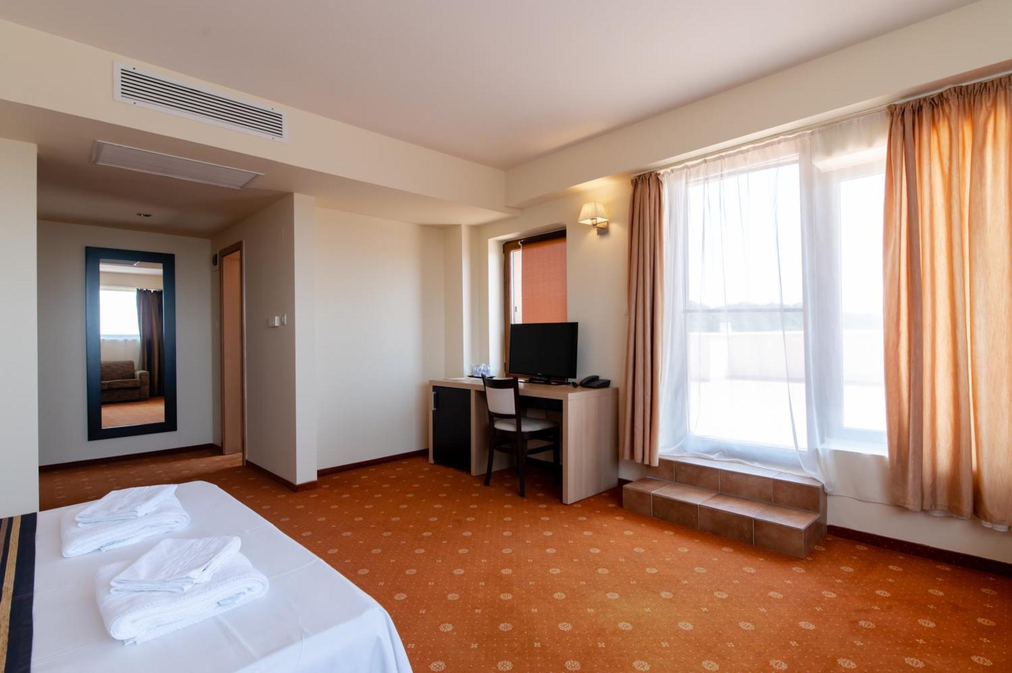 Hotel Oxford By Timhotels Temeşvar Dış mekan fotoğraf
