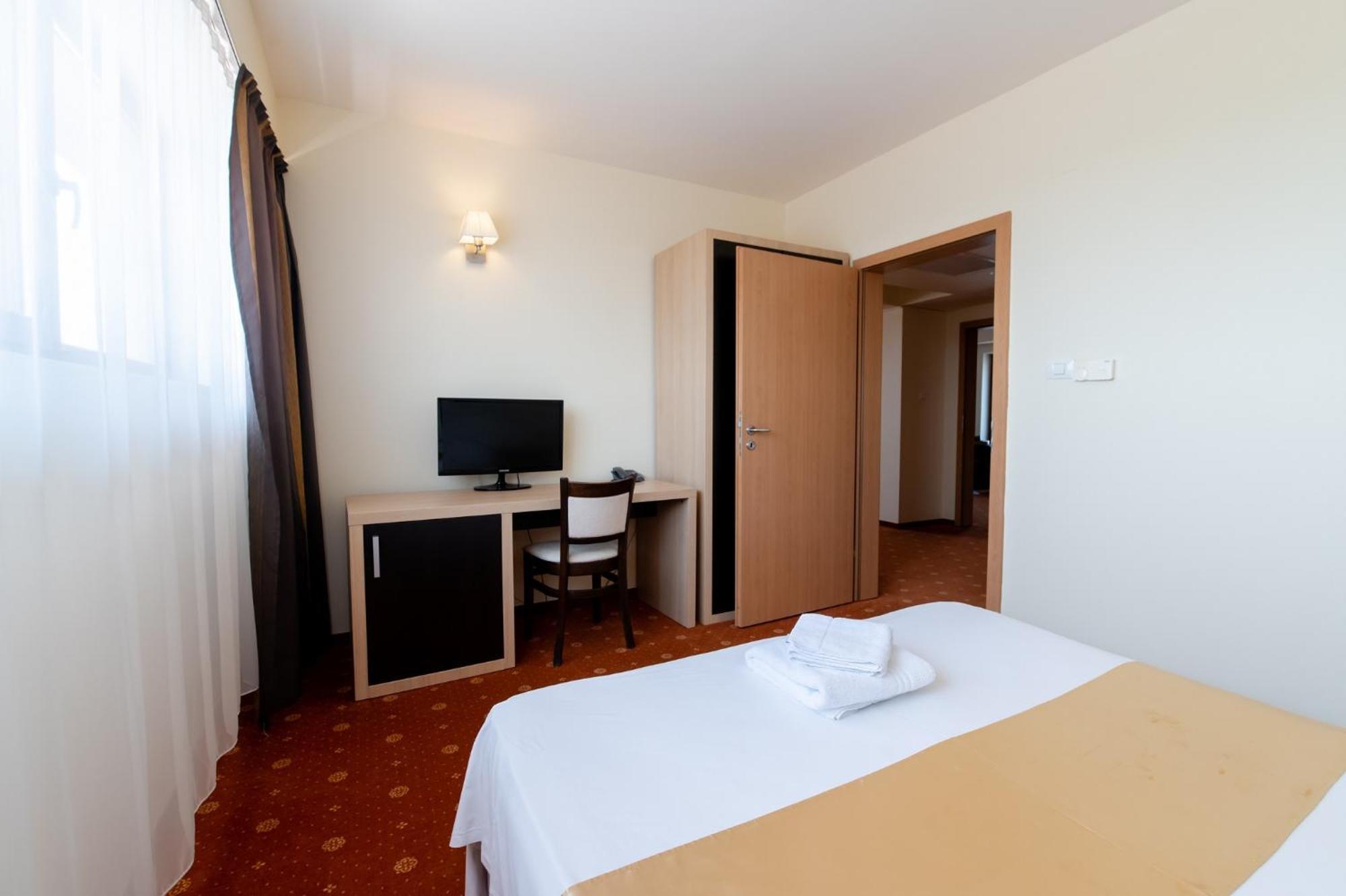 Hotel Oxford By Timhotels Temeşvar Dış mekan fotoğraf