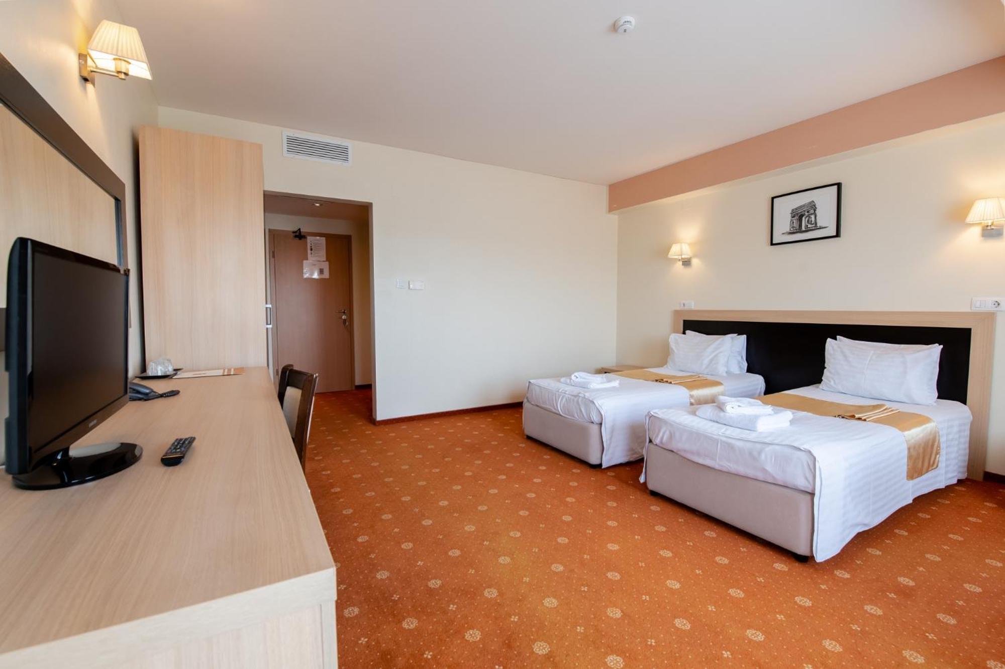 Hotel Oxford By Timhotels Temeşvar Dış mekan fotoğraf