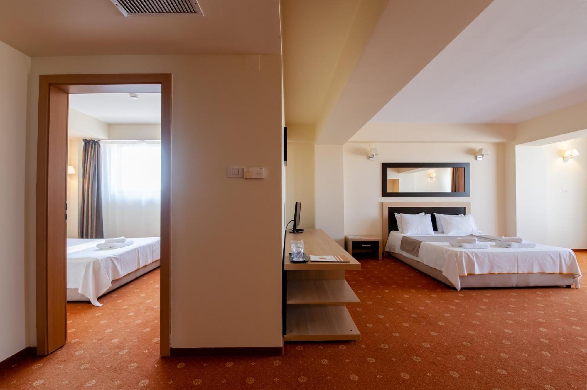 Hotel Oxford By Timhotels Temeşvar Dış mekan fotoğraf