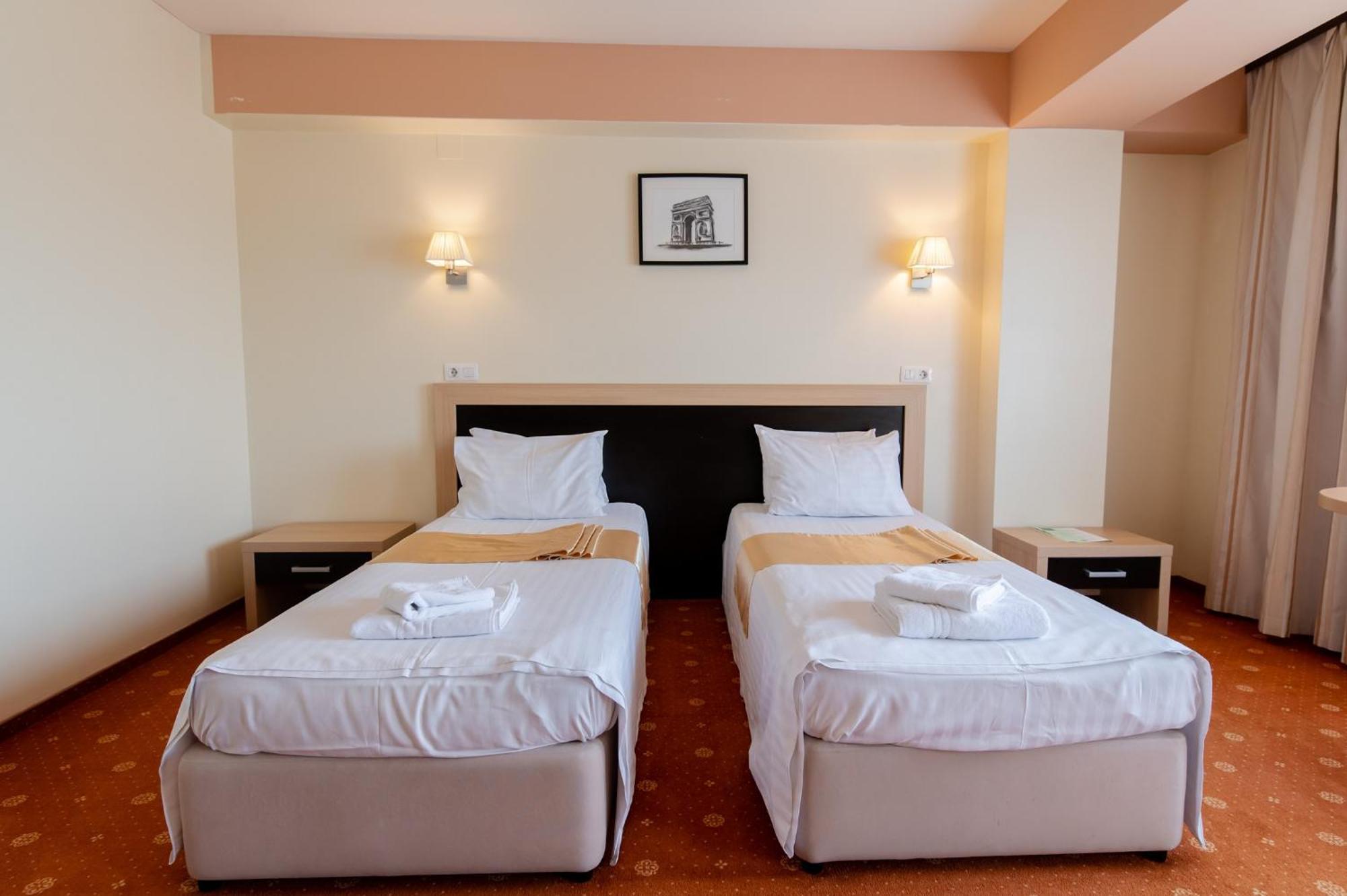 Hotel Oxford By Timhotels Temeşvar Dış mekan fotoğraf