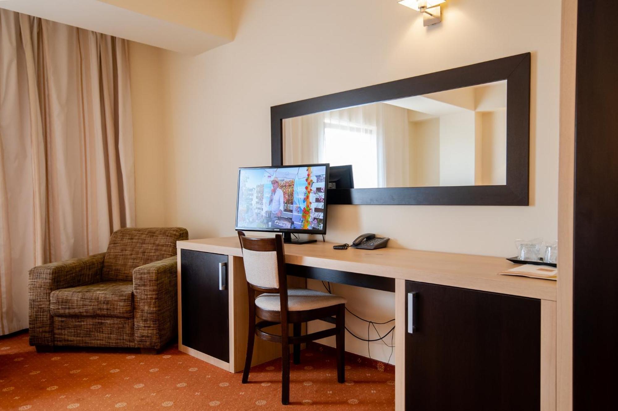 Hotel Oxford By Timhotels Temeşvar Dış mekan fotoğraf