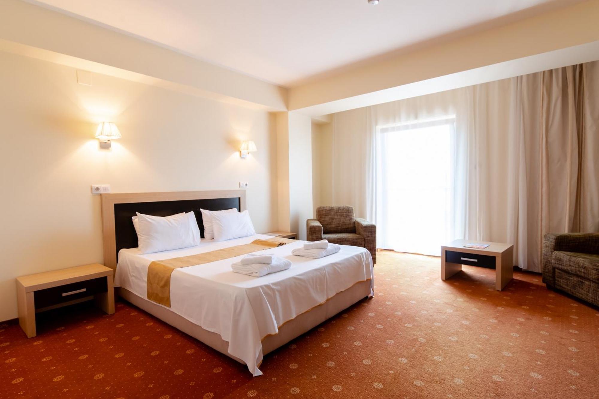 Hotel Oxford By Timhotels Temeşvar Dış mekan fotoğraf