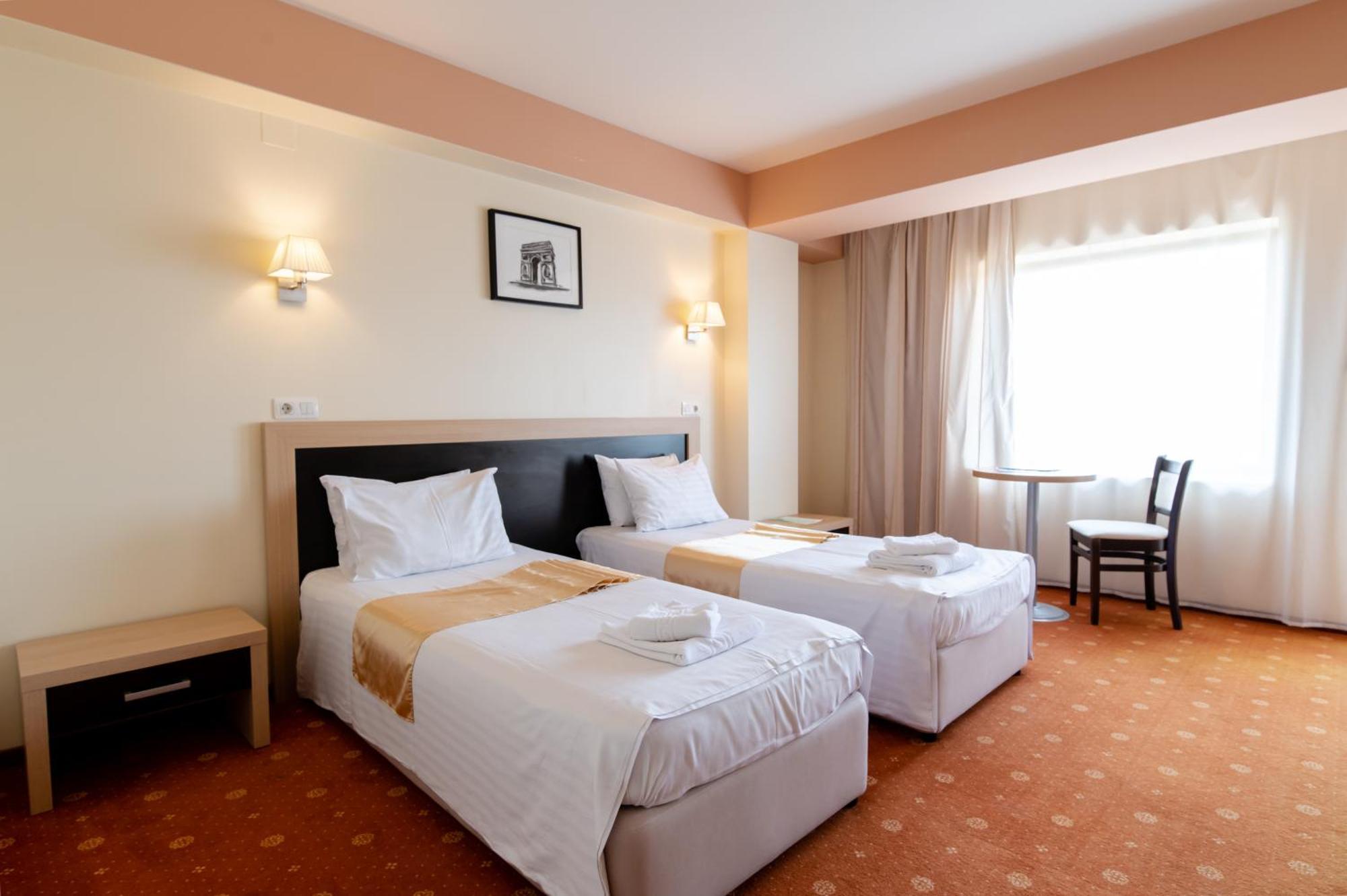 Hotel Oxford By Timhotels Temeşvar Dış mekan fotoğraf