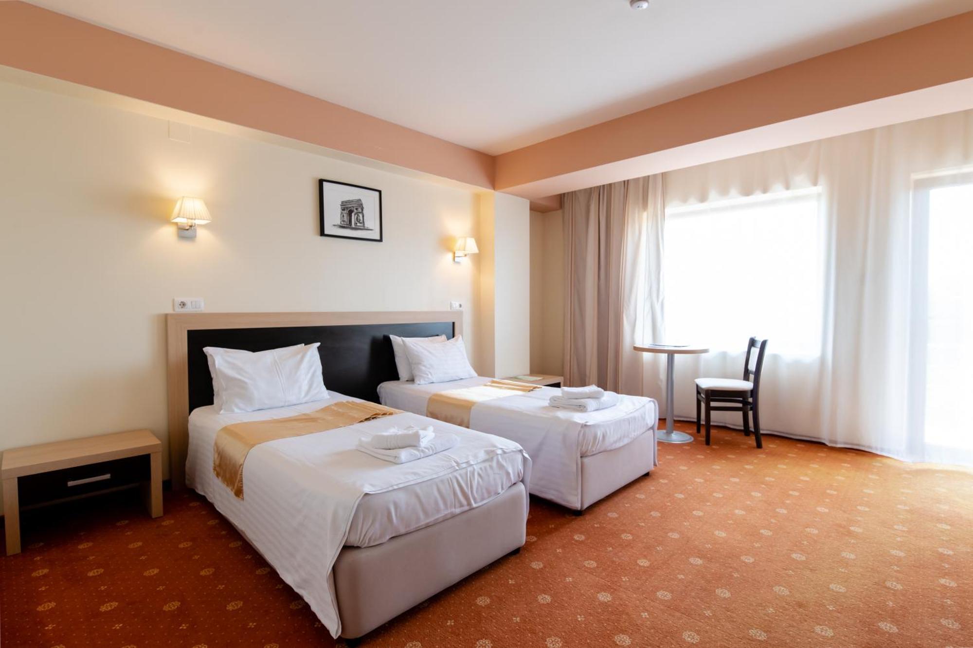 Hotel Oxford By Timhotels Temeşvar Dış mekan fotoğraf